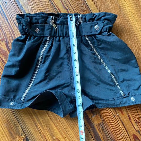 RtA Louie Short in Black - Picture 12 of 13